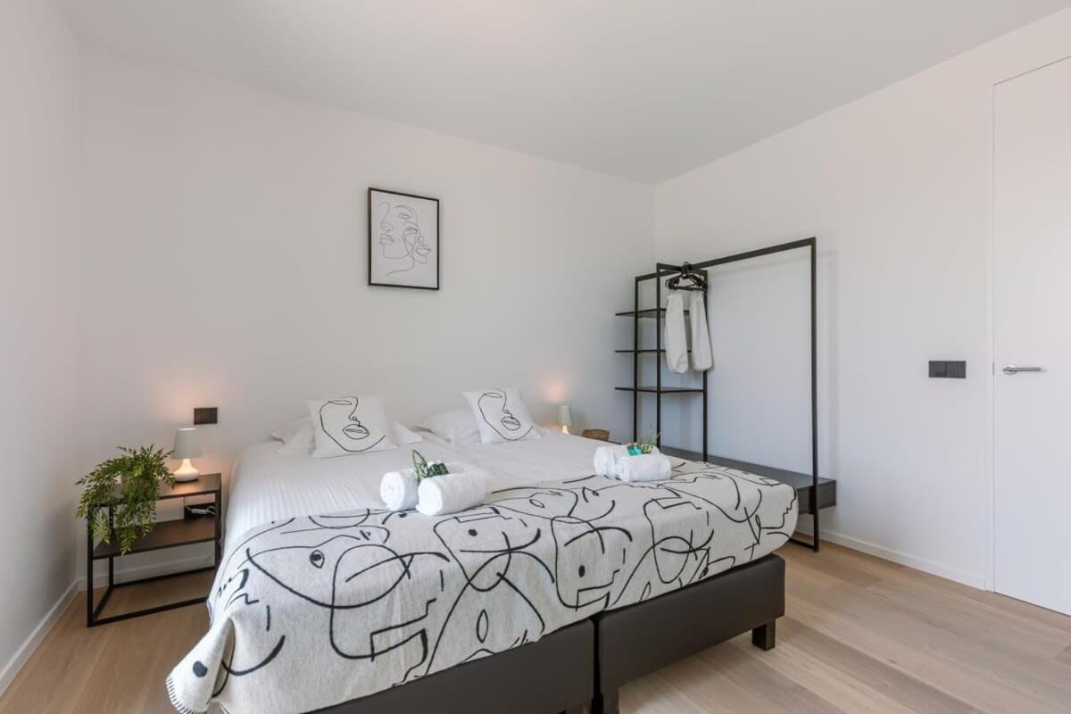 New, Luxurious And Modern Apartment With Private Parking كوكسيجدي المظهر الخارجي الصورة