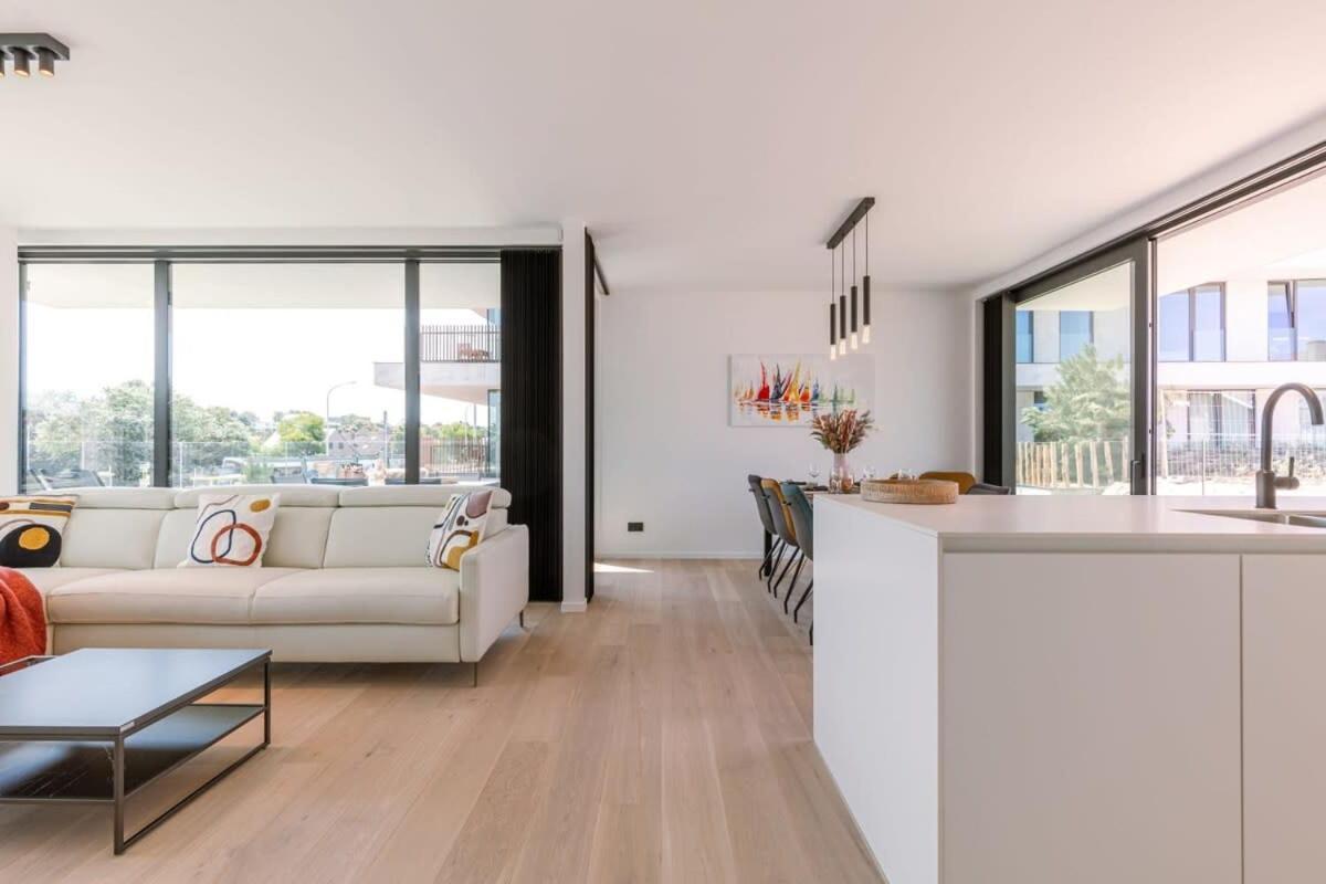 New, Luxurious And Modern Apartment With Private Parking كوكسيجدي المظهر الخارجي الصورة